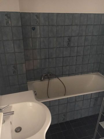 Location Appartement 2 pièces 48m² NICE 06300 - Photo 3