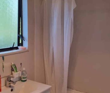 Tidy 2 bedroom - Photo 5