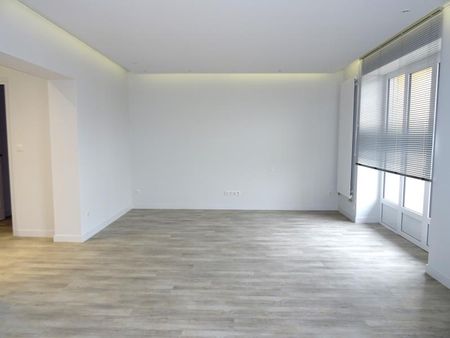 Location Appartement 5 pièces 106m² - Photo 2