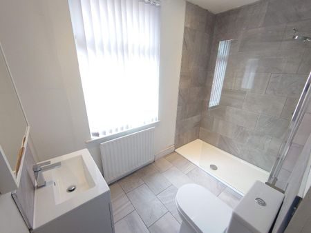 Halsbury Road, Kensington. - Photo 4