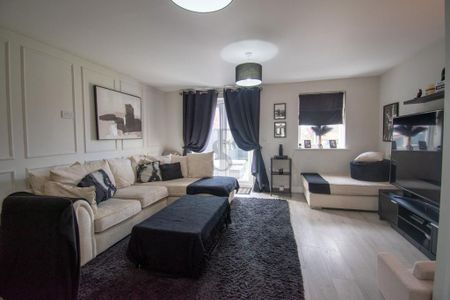 3 bedroom semi-detached house to rent - Photo 2