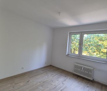 Helle Wohnung mit Balkon und modernem Badezimmer! - Foto 1