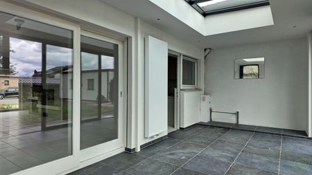 Ruime alleenstaande woning in een rustige buurt met grote tuin! - Photo 4
