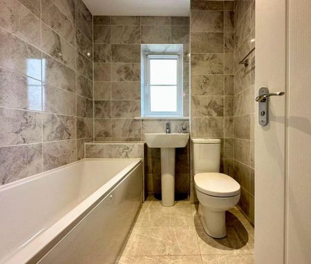 3 bedroom semi-detached house to rent - Photo 5