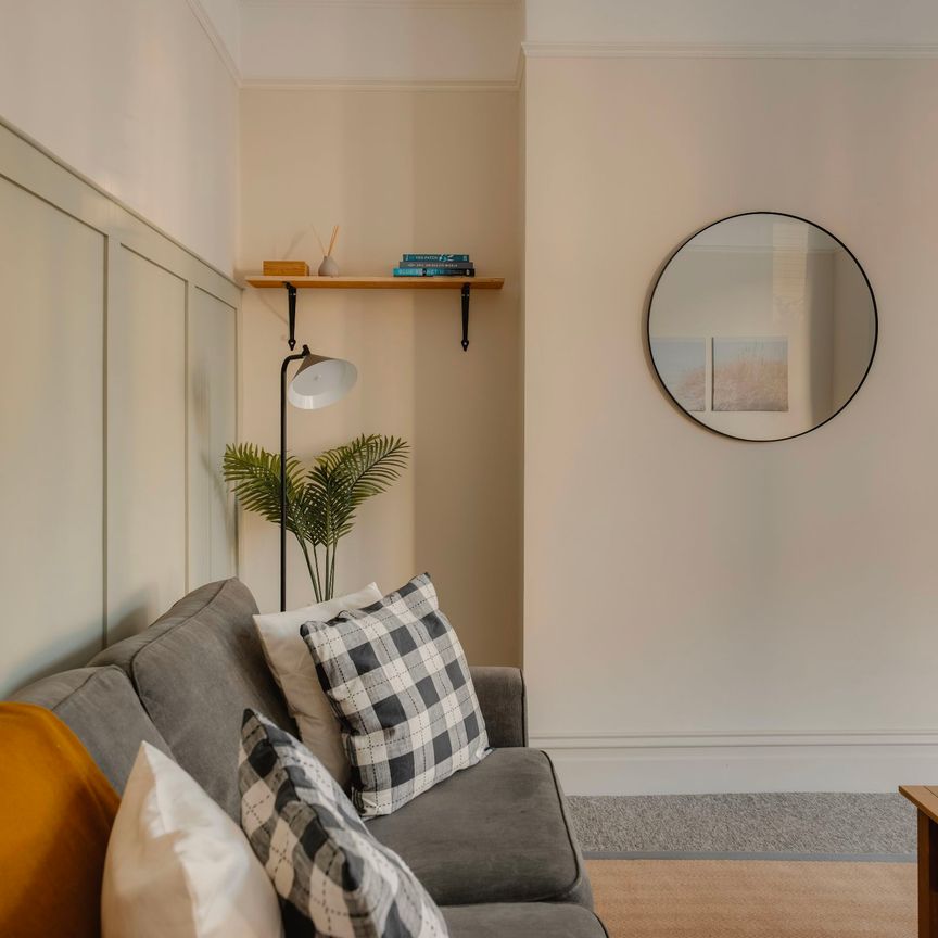 5 Bedroom Home – Medium Let - Photo 1