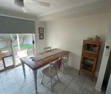 Quiet Three Bedroom Unit! - Photo 1