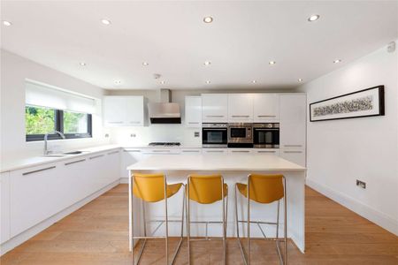 Stylish ultra-modern home with cinema, garden room and impressive home technology, on quiet Hale Barns cul-de-sac - Photo 4