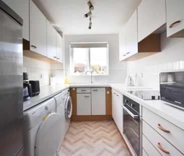 Sullivans Reach, Walton-on-Thames, KT12 - Photo 1