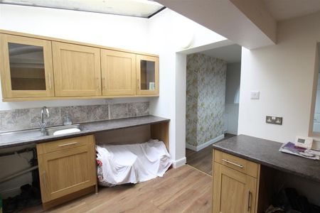 Eastland Road, Yeovil - Photo 5