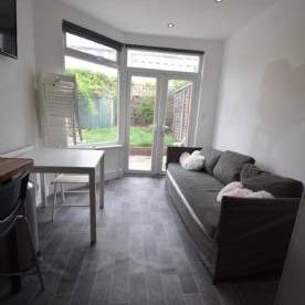 1 bedroom property to rent in Southend On Sea - Photo 2