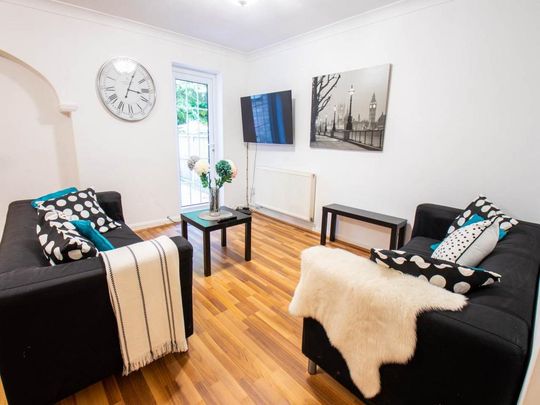 5 bedroom house to rent - Photo 1