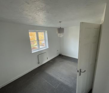 2 bedroom terraced house to rent - Photo 2