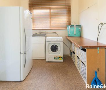 FULLY FURNISHED TURVEY PARK LIVING - Photo 6