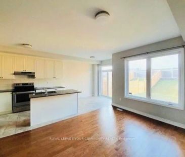 Condo Townhouse For Lease | N9261620 - Photo 5