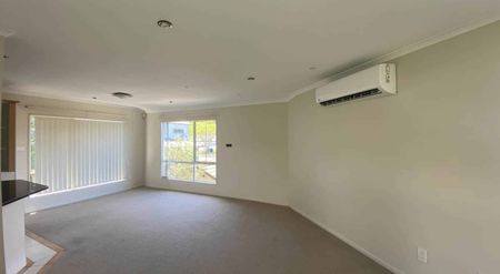 Beautiful Three-Level Family Home in a Conveni... - Photo 4