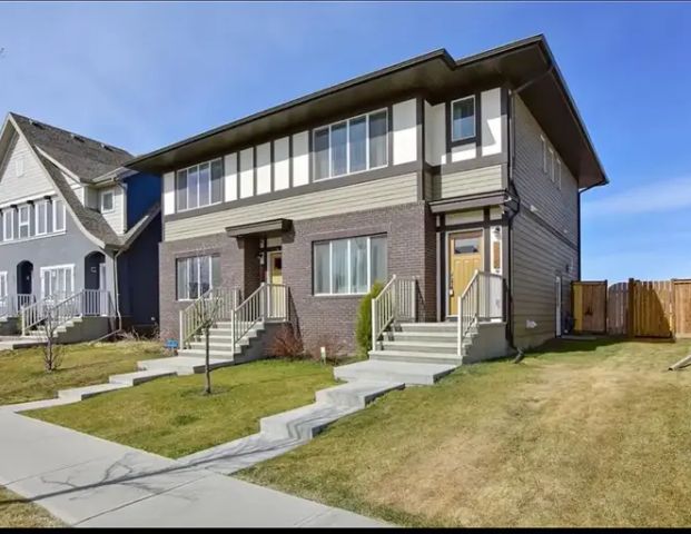 Duplex in Mahogany - 3 Bed, 2.5 bath with Garage | Calgary - Photo 1