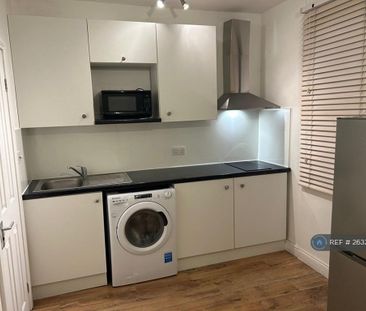 Studio to rent - Photo 5