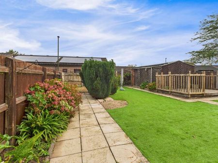 6 bedroom terraced house to rent - Photo 4