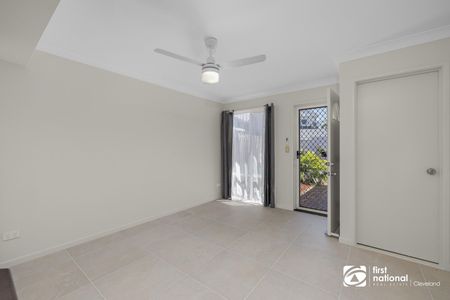 NEWLY RENOVATED THREE BEDROOM TOWNHOUSE IN THORNESIDE - Photo 2