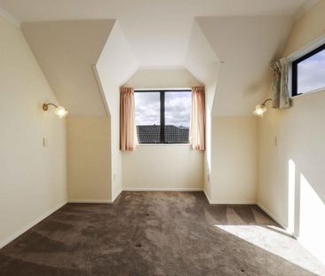 Prime location on Victoria Ave - Photo 3