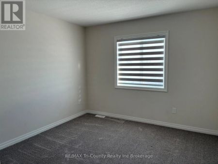 75 KEBA CRESCENT - Photo 2