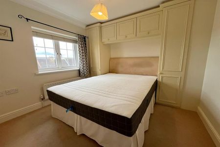 3 bedroom terraced house to rent - Photo 3