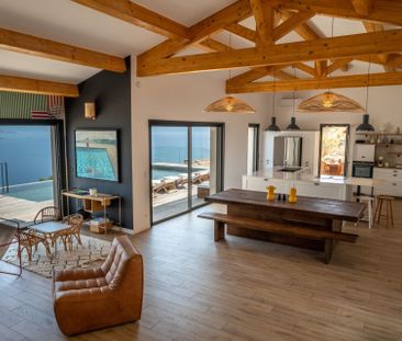 Rental House Ajaccio 7 Rooms 300 m² - Photo 1