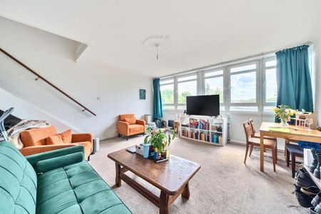 3 bedroom flat to rent - Photo 5