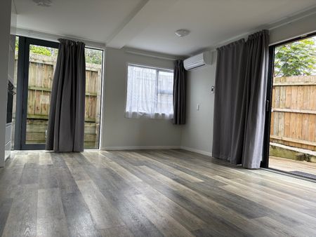 4B Pureora Place, Clendon Park, Auckland - Photo 4