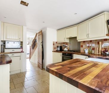 Crownpits Lane Busbridge, Godalming - 3 bedrooms Property for letti... - Photo 6