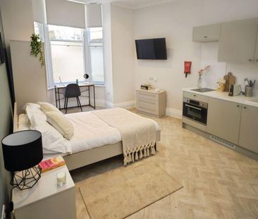 Studio to rent - Photo 2