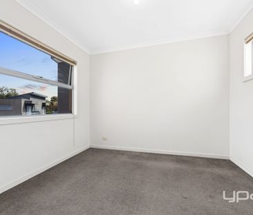 2/1 Dargi Green, Caroline Springs - Photo 5