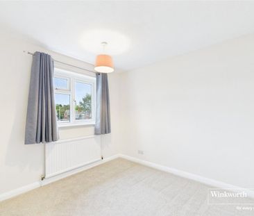 3 bedroom end of terrace house to rent - Photo 4