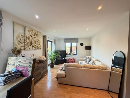 2 bedroom flat to rent - Photo 3