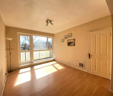 2 Bed Flat, Lovell Court, M8 - Photo 2