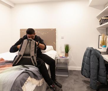 1 bedroom in a flat share to rent - Photo 4