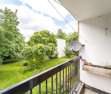 4 bedroom maisonette to rent - Photo 2