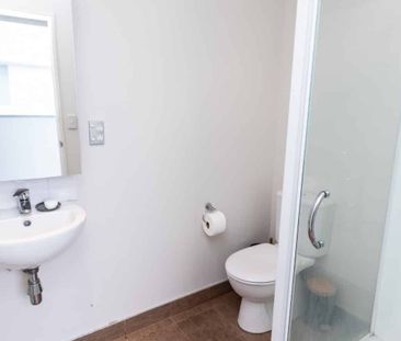Contemporary Three-Bedroom Penthouse in Wellington's Premier Soho C... - Photo 5