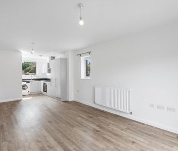 2 bedroom terraced house to rent - Photo 2