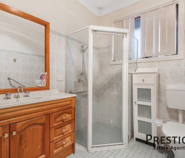 Spacious Family Residence - Photo 6