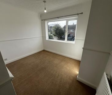 Thompson Close - Photo 2