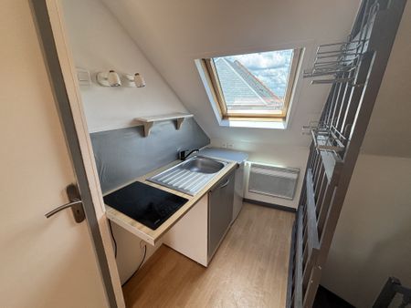 STUDIO AVEC MEZZANINE PROCHE GARE - Photo 4