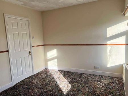 Court Terrace, Cefn Cribwr, Bridgend, CF32 - Photo 3