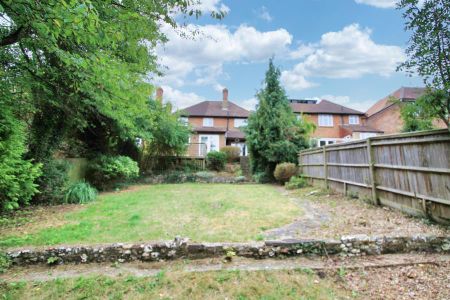 4 bedroom detached house to rent - Photo 2