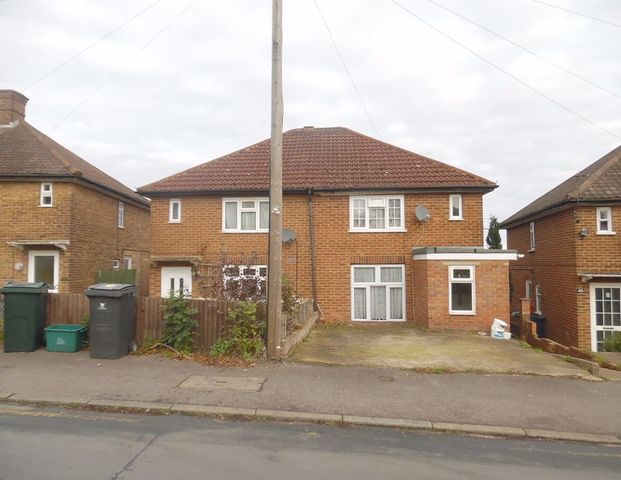 3/4 Bedroom House To Let - HP12 - Photo 1