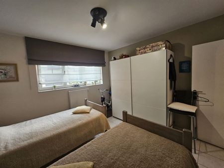 gelijkvloers appartement met staanplaats - Photo 2