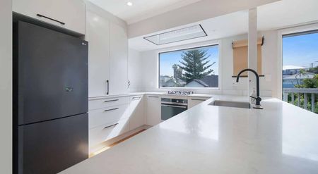 Comfort and lifestyle in the heart of Takapuna - Photo 3