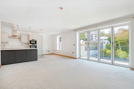 2 bedroom apartment to rent - Photo 4