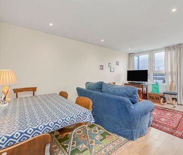 Rosenau Road, Battersea, London, SW11 - Photo 1