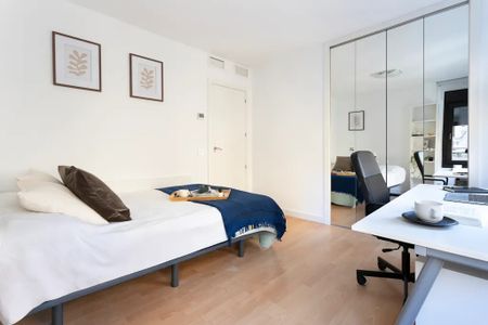 Calle de Raimundo Fernández Villaverde, Madrid, Community of Madrid 28003 - Photo 2